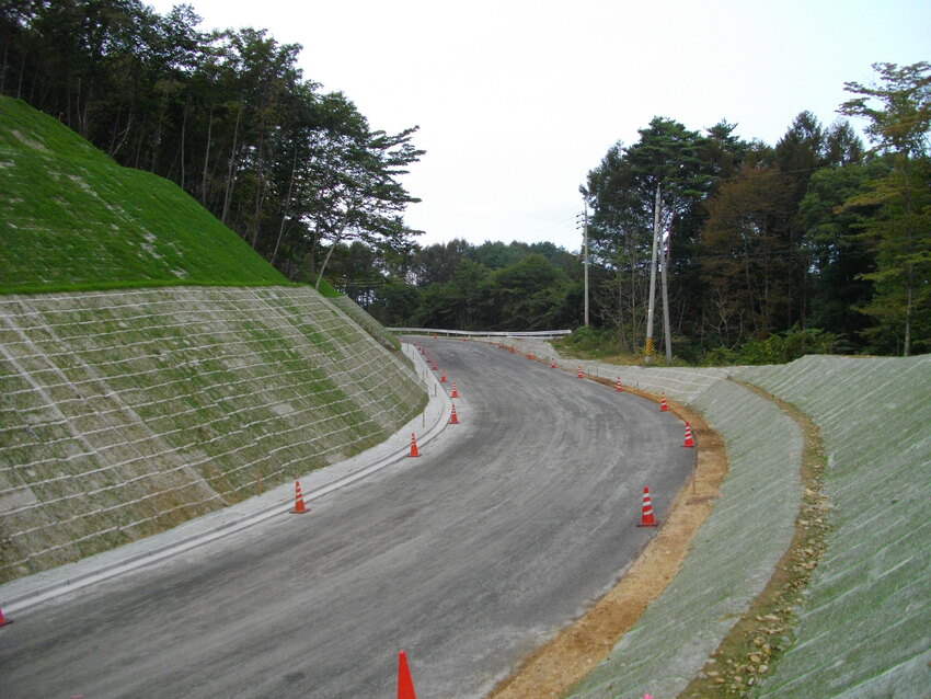 富士舗装興業株式会社 道路改良工事2010年